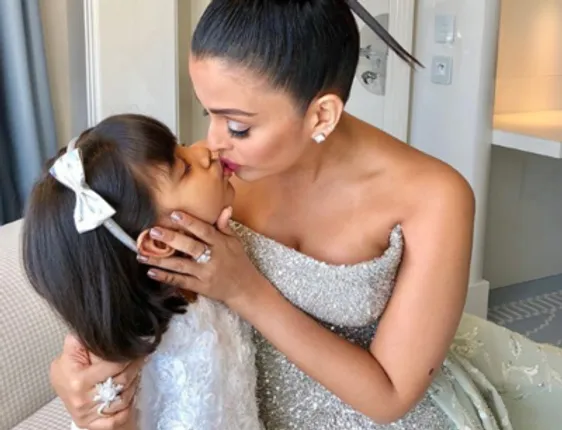 ମାତୃ ଦିବସରେ ଐଶ୍ୱର୍ଯ୍ୟା ରାୟ ବଚ୍ଚନଙ୍କ ଫଟୋକୁ ନେଇ ଚର୍ଚ୍ଚା ! ଝିଅକୁ ଲିପକିସର ଫଟୋକୁ ନେଇ ସୋସିଆଲ ମିଡିଆରେ ବିବାଦ