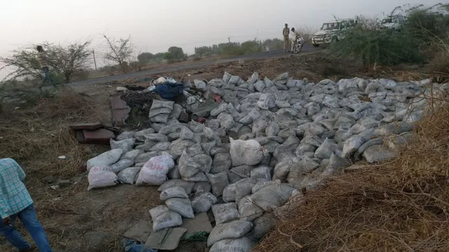 ଗୁଜରାଟରେ ଓଲଟିଲା ସିମେଂଟ୍ ବୋଝେଇ ଟ୍ରକ୍ ! ଭାବନଗର-ଅହମଦାବାଦ ଜାତୀୟ ରାଜପଥରେ ଦୁର୍ଘଟଣା,୧୯ ମୃତ ଓ ୭ ଗୁରୁତର