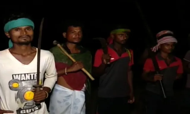 ଆଡଭାଇଜରି ଜାରି ପରେ ବି ଥମୁନି ପିଲାଚୋରି ଆତଙ୍କ ! ଓଡିଶା ଛତିଶଗଡ ସୀମାନ୍ତରେ ମାରଣାସ୍ତ୍ର ଧରି ରାତିରେ ବୁଲୁଛନ୍ତି ଠେଙ୍ଗାବାହିନୀ