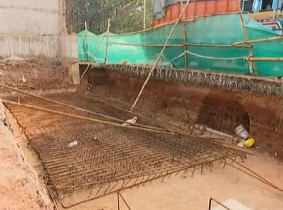 ମୃତ୍ୟୁର ଯନ୍ତା ପାଲଟିଛି ବମିଖାଲ ଓଭରବ୍ରିଜ୍ । ବର୍ଷକ ମଧ୍ୟରେ ଦୁଇ ବଡ ବଡ ଦୁର୍ଘଟଣା ନେଇ ଉଠିଲା ପ୍ରଶ୍ନ । ଶ୍ରମିକଙ୍କ ସୁରକ୍ଷା ଓ କାମର ମାନ ପ୍ରତି ଗୁରୁତ୍ୱ ଦେଉନି କି ଠିକା କମ୍ପାନୀ