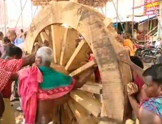 ପାଖେଇ ଆସୁଛି ଘୋଷଯାତ୍ରା ! ଆଜି ଭଉଁରୀ ଯାତ୍ରାରେ ଆଜ୍ଞାମାଳ ଆସିବା ପରେ ୩ ରଥର ହେବ ଚକଡେରା