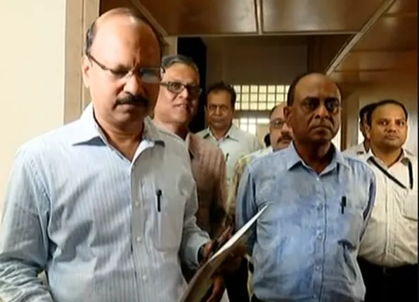 ଧର୍ମେନ୍ଦ୍ର ବନାମ ଅମଲାତନ୍ତ୍ର । ଧର୍ମେନ୍ଦ୍ର ପ୍ରଧାନଙ୍କ ବିରୋଧରେ ମୁଖ୍ୟମନ୍ତ୍ରୀଙ୍କ ନିକଟରେ ଫେରାଦ ହେଲେ ଆଇଏଏସ , ଓଏଏସ ଓ ଆଇଏଫଏସ ସଂଘ