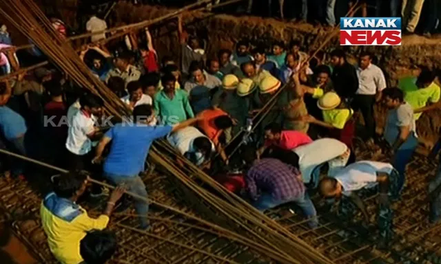 ପୁଣି ବମିଖାଲ ଓଭରବ୍ରିଜରେ ଦୁର୍ଘଟଣା ! ଲୁହା ରେଲିଂରେ ଚାପି ହୋଇଗଲେ ୨ ଶ୍ରମିକ, ଜଣେ ମୃତ ଜଣେ ଗୁରୁତର