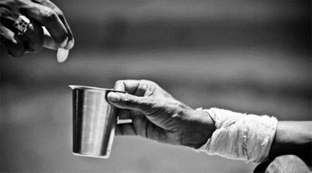 ଆକାଉଣ୍ଟରେ ଥିଲା ୯ କୋଟିରୁ ଅଧିକ ଟଙ୍କା ! କିନ୍ତୁ ପ୍ରତିଦିନ ମାଗୁଥିଲେ ଭିକ, ମୃତ୍ୟୁ ପରେ ଖୋଲିଲା ରହସ୍ୟ ।