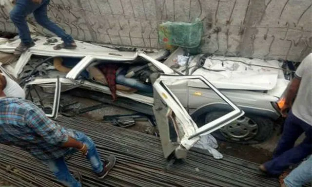 ପ୍ରଧାନମନ୍ତ୍ରୀ ମୋଦିଙ୍କ ସଂସଦୀୟ କ୍ଷେତ୍ରରେ ଭୁଶୁଡ଼ିପଡ଼ିଲା ଫ୍ଲାଏଓଭର ! ପୋଲ ତଳେ ଚାପି ହୋଇ ୧୨ ମୃତ, ଫଶି ରହିଛନ୍ତି ୫୦ରୁ ଅଧିକ ଲୋକ