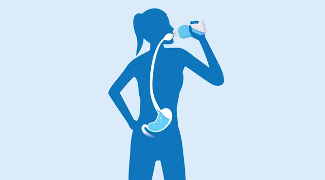 ଛିଡା ହୋଇ ପାଣି ପିଇବା ଦ୍ୱାରା ହୋଇପାରେ ଏହି ସାଂଘାତିକ ରୋଗ : ଜାଣନ୍ତୁ କ’ଣ ? ଓ ତୁରନ୍ତ ଅଭ୍ୟାସ ବଦଳାନ୍ତୁ