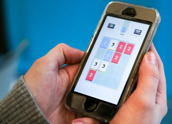 ମୋବାଇଲ ନମ୍ବର କହିବ ଆପଣଙ୍କ ବୟସ କେତେ ! ନମ୍ବରର ଶେଷ ଅଙ୍କରୁ ପାଇପାରିବେ ବୟସର ସୂଚନା, ଜାଣନ୍ତୁ କିପରି ।