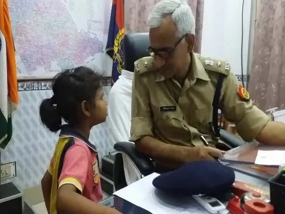 ଯୌତୁକ ପ୍ରଥା ନେଇଗଲା ମା’ର ଜୀବନ ! ହତ୍ୟାର ଲୋମଟାଙ୍କୁରା ଦୃଶ୍ୟକୁ ଏସପିଙ୍କ ଆଗରେ ବଖାଣିଲା କୁନିଝିଅ ।