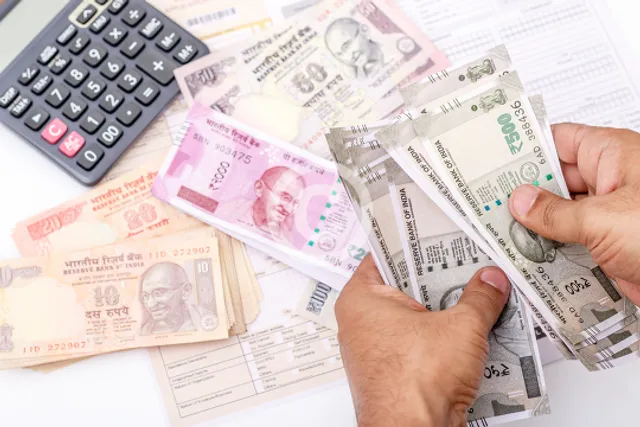 କେବଳ ୯୫ ଟଙ୍କାରେ ହୋଇପାରିବେ କୋଟିପତି ! ଜାଣନ୍ତୁ ଟଙ୍କା କମାଇବାର ସହଜ ଉପାୟ ।