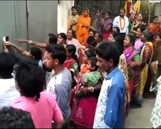 ଜମି ଜବରଦଖଲ ଅଭିଯୋଗରେ ‘ଓରଟେଲ’ ବିରୋଧରେ ଅଂଟା ଭିଡିଲେ ସ୍ଥାନୀୟ ଲୋକ । ଚଂଚକତା କରି ସରକାରୀ ଜାଗା ହାତେଇଥିବା ଅଭିଯୋଗରେ ପ୍ରତିବାଦ