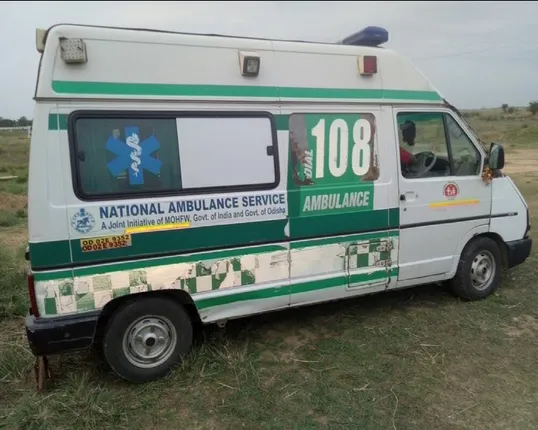 ଏମିତି ଚାଲିଛି ସ୍ୱାସ୍ଥ୍ୟସେବା : ପୁରୀ କାକଟପୁର ଅଂଚଳରେ ବିଳମ୍ବରେ ଆସିଲା ଆମ୍ବୁଲାନ୍ସ, ଗଭୀର ଯନ୍ତ୍ରଣାରେ ମହିଳାଙ୍କ ମୃତ୍ୟୁ