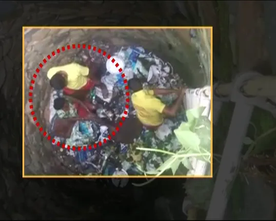 ମୃତ୍ୟୁ ସହ ୧୨ ଘଣ୍ଟା ! ୩୦ ଫୁଟିଆ କୂଅ ଭିତରେ ସାରାରାତି ଛଟପଟ ହେଲେ ବୃଦ୍ଧା