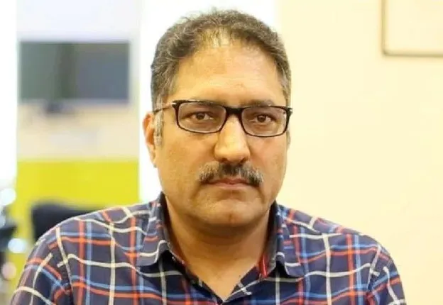 ସାମ୍ବାଦିକ ସୁଜାତ ବୁଖାରୀଙ୍କ ହତ୍ୟା ନେଇ ଜାମ୍ମୁ-କାଶ୍ମୀର ପୋଲିସର ବଡ ଖୁଲାସା : ପାକିସ୍ତାନରୁ ଦିଆଯାଇଥିଲା ସୁପାରୀ