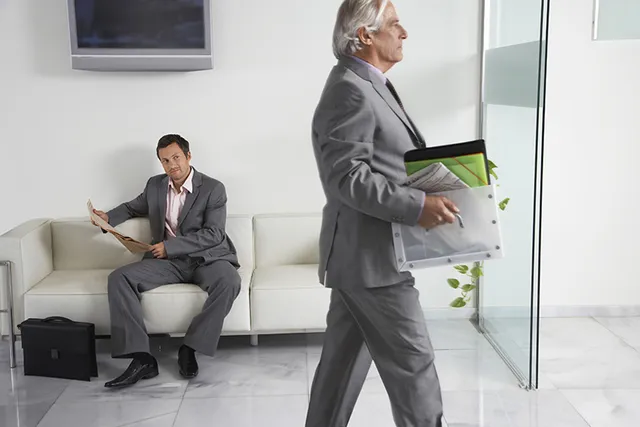 ଚାକିରୀ ବଦଳାଇବାକୁ ଚାହୁଁଛନ୍ତି କି ? ଏଭଳି ନିଷ୍ପତ୍ତି ନେବା ପୂର୍ବରୁ ମନେ ରଖନ୍ତୁ କିଛି କଥା ସୁବିଧାରେ ରହିବେ । 