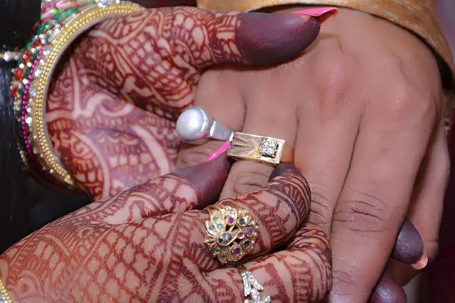 ବର ଥିଲା, ବରଯାତ୍ରୀ ଥିଲେ, ନାଚ ଗୀତରେ ଫାଟି ପଡ଼ୁଥିଲା ପୂରା ମାହୋଲ ! କିନ୍ତୁ ଚୂନା ମାରିଦେଲା କନ୍ୟା, ଶିଶୁପାଳ ହୋଇ ଫେରିଲା ବର