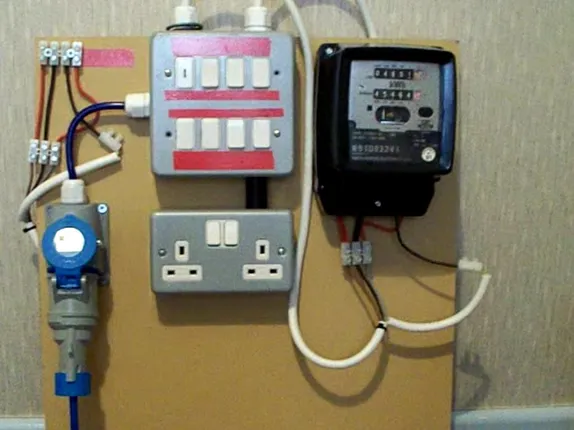 ଅତ୍ୟାଧିକ ବିଦ୍ୟୁତ ବିଲକୁ ନେଇ ଚିନ୍ତାରେ ଅଛନ୍ତି କି ! ଆପଣଙ୍କୁ ମିଳିବ ଆଶ୍ୱସ୍ତି, ସରକାର ନେଉଛନ୍ତି ଏହି ବଡ ପଦକ୍ଷେପ ।