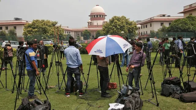 ମହାରାଷ୍ଟ୍ର ମହାନାଟକ । ଚାଲିଛି ‘ସୁପ୍ରିମ’ ଶୁଣାଣି, ସୁପ୍ରିମକୋର୍ଟଙ୍କ ରାୟକୁ ଅପେକ୍ଷା ।