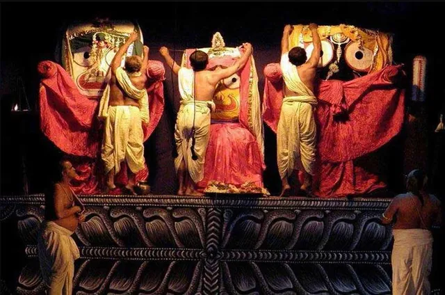 ମହୌଷଧି ସେବନ ପରେ ସୁସ୍ଥ ହେଲେ ଶ୍ରୀଜିଉ ! ଦଶଦିନ ପରେ ବାଜିଲା ଘଂଟ ଓ କାହାଳି, ଆଜି ରାଜପ୍ରସାଦକୁ ଯିବ ମହାପ୍ରଭୁଙ୍କ ସୁସ୍ଥ ହେବା ଖବର, ଜାଣନ୍ତୁ କଣ ରହିଛି ରୀତିନୀତି