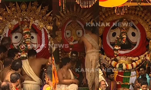 ଶ୍ରୀକ୍ଷେତ୍ରରେ ମହାପ୍ରଭୁଙ୍କ ସୁନାବେଶ : ସୁବର୍ଣ୍ଣ ଅଳଙ୍କାରରେ ସଜ୍ଜିତ ହେଲେ ମହାପ୍ରଭୁ