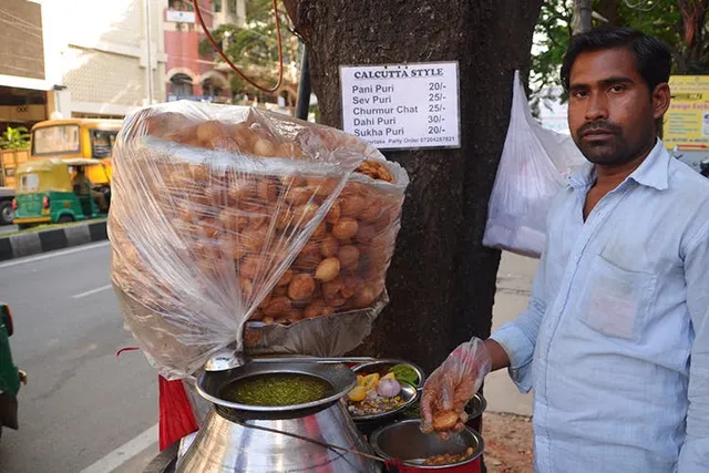 ଗୁପଚୁପ୍ ବିକ୍ରି ଉପରେ ଲାଗିଲା ଅଙ୍କୁଶ ! ଯାଞ୍ଚ କରୁଛି ନଗରନିଗମ, ଏଣିକି ଲୁଚିଛପି ବିକ୍ରି କରିପାରିବେନି ଦୋକାନୀ ।