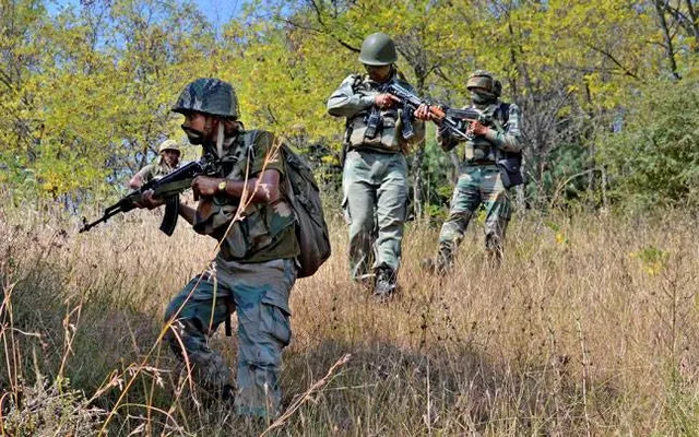 କାଶ୍ମୀରରେ ଆତଙ୍କବାଦୀଙ୍କୁ ଗୋଟି ଗୋଟି କରି ନିପାତ କରୁଛି ସେନା ! ମଲେଣି ୧୪୨, ଟାର୍ଗେଟରେ ଆହୁରି ୨୫୦ ।