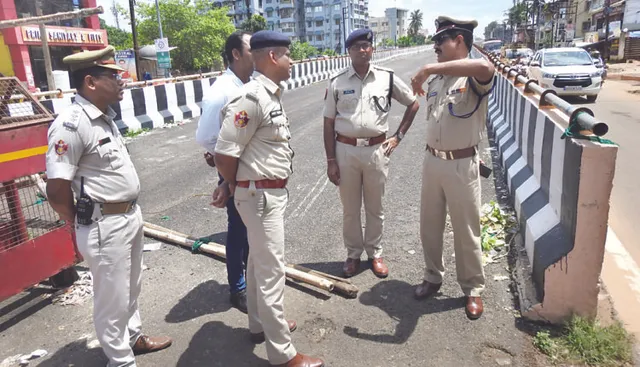 ନବନିର୍ମିତ ମଲ୍ ଏସପ୍ଲାନେଡ୍ ସାମ୍ମାରୁ କମୁନି ଟ୍ରାଫିକ୍ ସମସ୍ୟା ! ପୋଲିସ୍ କମିସନର ଏବଂ ଏସପ୍ଲାନେଡ୍ କର୍ତୃପକ୍ଷଙ୍କ ମଧ୍ୟରେ ଆଲୋଚନା ।