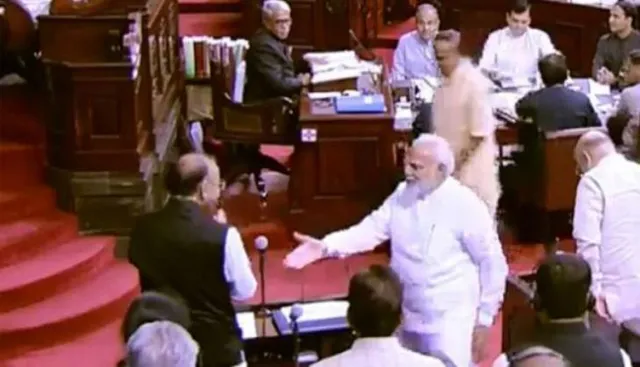 ମୋଦିଙ୍କ ସହ ହ୍ୟାଣ୍ଡସେକ କଲେନି ଜେଟଲୀ ! ହେଲେ କାହିଁକି ?