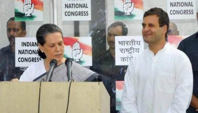 ପୁଣି ଆଖି ମାରିଲେ ରାହୁଲ ଗାନ୍ଧୀ ! ହେଲେ କାହାକୁ ?