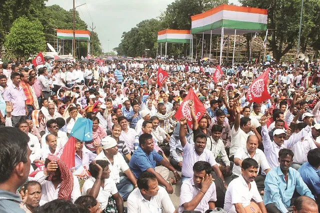 ଗଣଶିକ୍ଷା ମନ୍ତ୍ରୀଙ୍କ ଅଜବ ଯୁକ୍ତି ,ଗୁରୁ ପାଳନ୍ତି କି ଗୁରୁ ଦିବସ ?