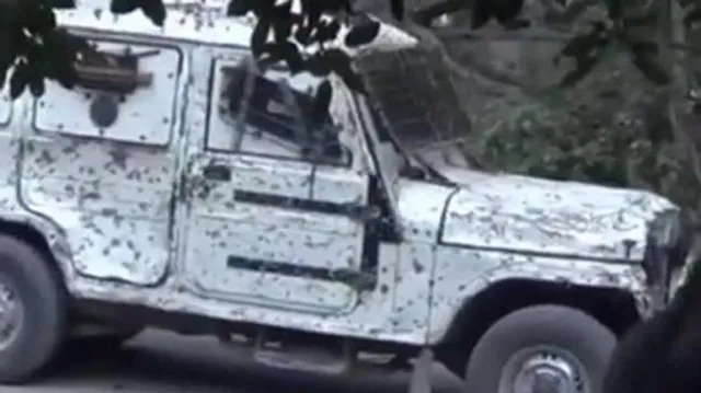 ଅପରେସନ ଅଲଆଉଟ । ସେନା ଗୁଳିରେ ୫ ଆତଙ୍କବାଦୀ ନିହତ, ସୁରକ୍ଷାକର୍ମୀଙ୍କ ଉପରକୁ ପେଟ୍ରୋଲ ବମ ଫିଙ୍ଗିଲେ ପଥରଫିଙ୍ଗାଳି