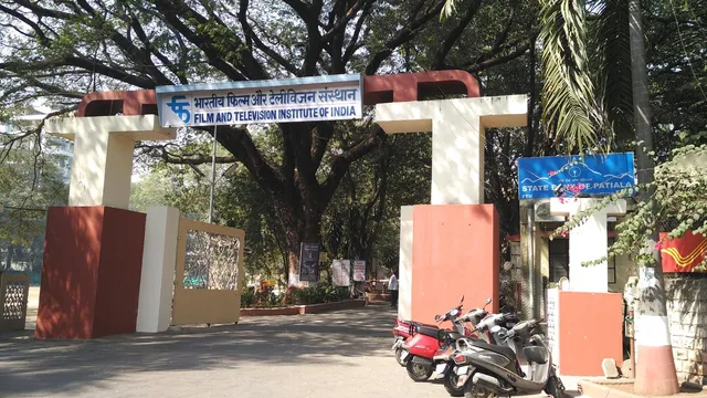 ଡ୍ୟାନି ଡେନଜୋଙ୍ଗପା, କଙ୍ଗନା ରାଣାୱତଙ୍କ ସମେତ ୧୨ ଜଣ ସଦସ୍ୟ ଏଫଟିଆଇଆଇକୁ ହେଲେ ମନୋନୀତ : କେନ୍ଦ୍ର ସୂଚନା ଓ ପ୍ରସାରଣ ମନ୍ତ୍ରାଳୟ ପକ୍ଷରୁ କରାଯାଇଛି ଚୟନ