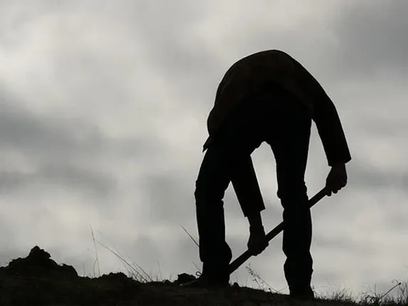 ମାନବିକତାର ସବୁ ସୀମା ଟପିଲା ମଣିଷ : ସମାଧି ଖୋଳି ମହିଳା ଶବ ସହ କଲା ଦୁଷ୍କର୍ମ