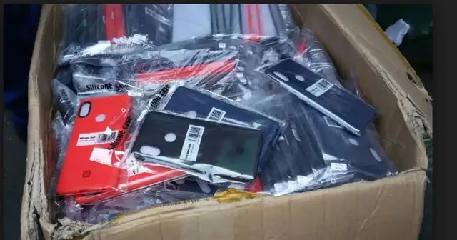 ସାବଧାନ ! ଆପଣଙ୍କ ମୋବାଇଲ୍ ବି ନକଲି ନୁହଁ ତ ? କିଣିବା ପୂର୍ବରୁ ଭଲଭାବରେ ପରଖି ନିଅନ୍ତୁ । 