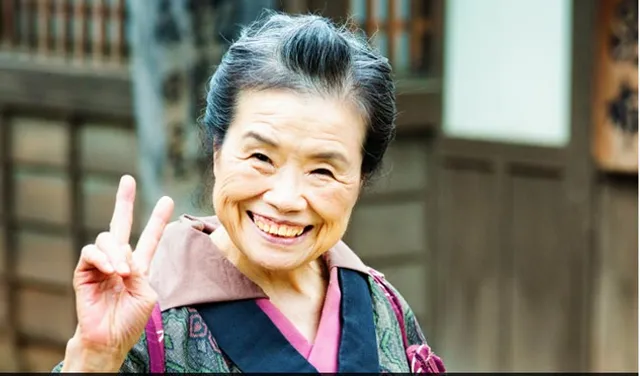 ଏଠାରେ ପ୍ରାୟ ୬୯,୭୮୫ ଲୋକ ଶହେ ବର୍ଷରୁ ଅଧିକ ବୟସ ଜୀବିତ ରହିଛନ୍ତି । ଜାଣନ୍ତୁ ଏହା ପଛରେ କଣ ରହିଛି ରହସ୍ୟ, ଆପଣ ବି ବଢାଇ ପାରିବେ ନିଜର ଆୟୁସ ।