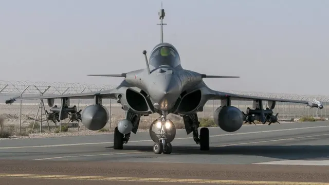 ଭାରତରେ ପହଞ୍ଚିଲା ୩ଟି ଲଢୁଆ ରାଫେଲ ବିମାନ । ଭାରତୀୟ ବାୟୁସେନା ପାଇଲଟ ନେବେ ସ୍ୱତନ୍ତ୍ର ଟ୍ରେନିଂ