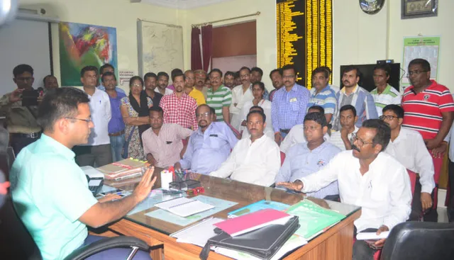 ପଶ୍ଚିମ ଓଡିଶାରେ ଜୋର ଧରିଲା ହାଇକୋର୍ଟ ବେଞ୍ଚ ଆନ୍ଦୋଳନ । ଜିଲ୍ଲାପାଳ ଓ ଉପଜିଲ୍ଲାପାଳଙ୍କ ଅଫିସ ସମ୍ପୂର୍ଣ୍ଣ ଠପ