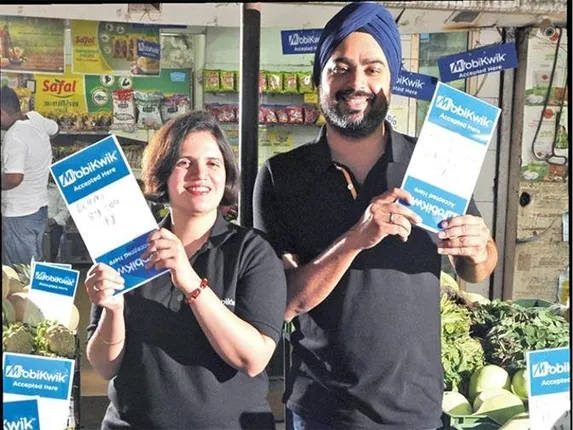 ଆମେରିକାରୁ ଚାକିରି ଛାଡି ଫେରି ଆସିଲେ ଭାରତ ! ଗଢିଲେ ନିଜ କମ୍ପାନୀ, ଏବେ ୧୦.୭କୋଟି ଲୋକ ବ୍ୟବହାର କରୁଛନ୍ତି ତାଙ୍କର ଉତ୍ପାଦ ।