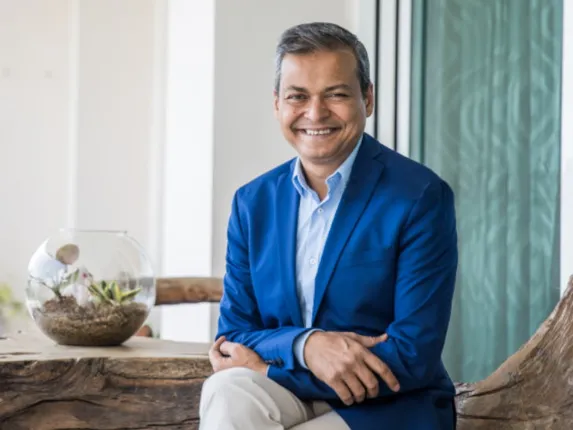 ଟେଲର ବାପାଙ୍କ ଠାରୁ ମିଳିଥିଲା ପ୍ରେରଣା ! ମାତ୍ର ୫ ବର୍ଷରେ ଛିଡ଼ା କରାଇଲେ ୧୨୫୦ କୋଟିର ପୋଷାକ କାରବାର