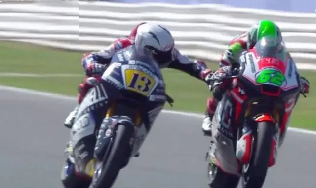 ୨୨୦ କିଲୋମିଟର ସ୍ପିଡରେ ଟ୍ରାକରେ ଗଡୁଥିଲା ବାଇକ । ହଠାତ୍ ବ୍ରେକ ମାରିଲେ ବାଇକର୍ସ, ଆଉ ତା ପରେ...