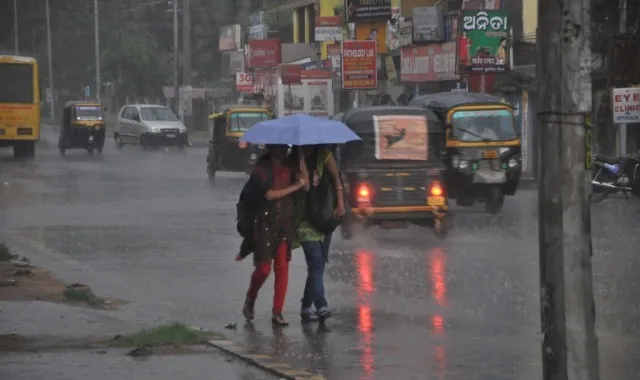 ସାରା ରାଜ୍ୟରେ ପ୍ରବଳ ବର୍ଷା ସମ୍ଭାବନା । ପାଣିପାଗ ବିଭାଗର ପୂର୍ବାନୁମାନ, ୨୪ ଘଂଟା ଯାଏଁ ନିସ୍ତାର ନାହିଁ, ଅଶାନ୍ତ ରହିବ ସମୁଦ୍ର