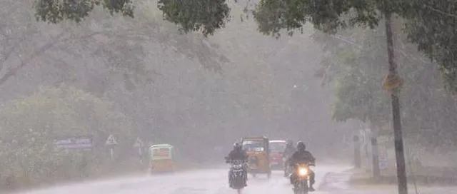 ପଶ୍ଚିମ ଓଡିଶା ମୁହାଁ ବର୍ଷା । ଆସନ୍ତା ୨୪ ଘଂଟା ଭିତରେ ଏହି ସବୁ ସ୍ଥାନରେ ପ୍ରବଳ ଅତି ପ୍ରବଳ ବର୍ଷା ଆଶଙ୍କା