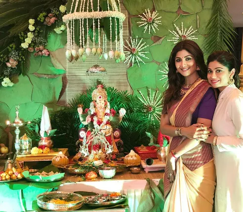 ବଲିଉଡ୍ ତାରକାଙ୍କ ଘରେ ବିଘ୍ନ ବିନାଶକଙ୍କ ପୂଜା ! ଶିଳ୍ପା ସେଟ୍ଟୀଙ୍କ ସମେତ ସଲମାନଙ୍କ ଘରେ ମଧ୍ୟ ଗଣପତିଙ୍କ ଆଳତୀ ।