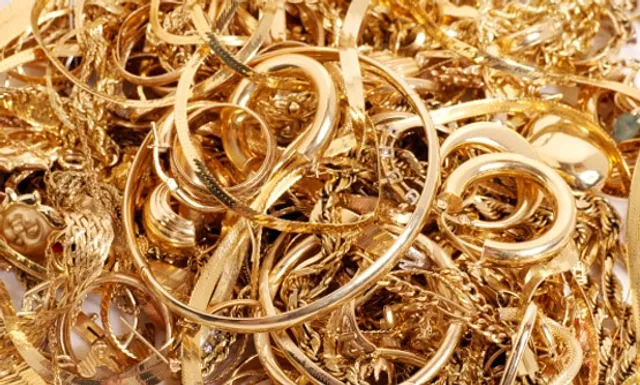 ବିମାନ ସିଟ ତଳୁ ମିଳିଲା ୩ କୋଟି ଟଙ୍କା ମୂଲ୍ୟର ସୁନା! ଜାଣନ୍ତୁ କେଉଁଠାରୁ ଆସୁଥିଲା ଏହି ସୁନା