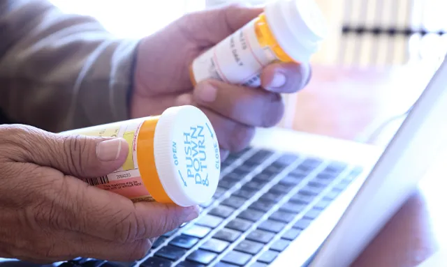 କ’ଣ ଆପଣ ଅନଲାଇନରେ ଔଷଧ କିଣୁଛନ୍ତି ? ତେବେ ଜାଣି ନିଅନ୍ତୁ ତାହା ଅସଲି ନା ନକଲି