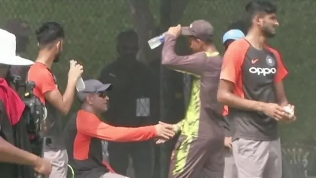 ସେପ୍ଟେମ୍ବର ୧୯ରେ ମୁହାଁମୁହିଁ ହେବେ ଭାରତ-ପାକିସ୍ତାନ ! ଅଭିଯାନ ପୂର୍ବରୁ ପରସ୍ପରକୁ ଅଭିବାଦନ ଜଣାଇଲେ ଦୁଇ ଦଳର ତାରକା ଖେଳାଳୀ ।