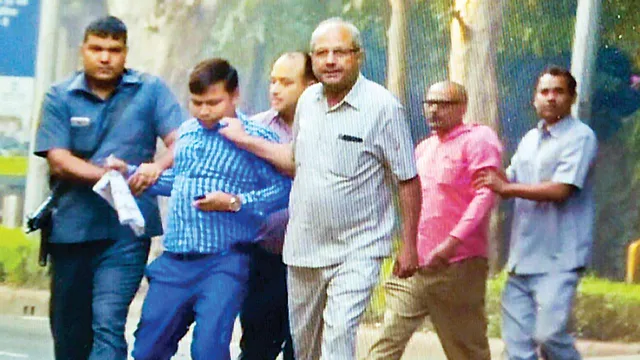 ଥମୁନି ସିବିଆଇ ଆଲୋକ ବର୍ମାଙ୍କ ବିବାଦ: ନିର୍ଦ୍ଦେଶକ ବର୍ମାଙ୍କ ବ୍ୟକ୍ତିଗତ ସୁରକ୍ଷା କର୍ମୀଙ୍କ ନାଁରେ ମାମଲା ରୁଜୁ କରିବ ଗୁଇନ୍ଦା ବିଭାଗ