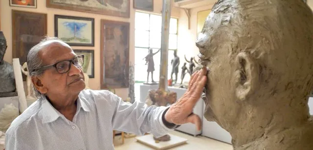 ବିଶ୍ୱର ସବୁଠାରୁ ବଡ ପ୍ରତିମା ‘ ଷ୍ଟାଚ୍ୟୁ ଅଫ୍ ୟୁନିଟି’ କୁ ନିର୍ମାଣ କରିବାରେ ଥିଲା ଏହି ବ୍ୟକ୍ତିଙ୍କ ହାତ ! ଯାହାଙ୍କ କଳାକୃତିକୁ ଗୋଟିଏ ନଜରରେ ପସନ୍ଦ କରିଥିଲେ ପ୍ରଧାନମନ୍ତ୍ରୀ ।