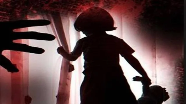 ଈଶ୍ୱରଙ୍କ ଦରବାରରେ କୁନି ଭକ୍ତର ହତ୍ୟା ! ଧର୍ମପୀଠ ଛାତ ଉପରୁ ମିଳିଲା ୭ ବର୍ଷୀୟା କୁନି ଝିଅର ମୃତଦେହ ।