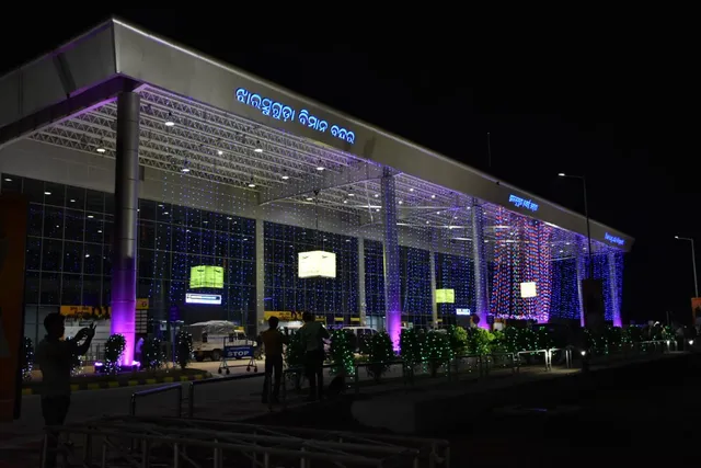 ଝାରସୁଗୁଡ଼ା ବିମାନବନ୍ଦରକୁ ଉଡ଼ିବ କମର୍ସିଆଲ ବିମାନ । ‘ଉଡ଼ାନ’ ଯୋଜନାରେ ଘୋଷଣା କଲେ କେନ୍ଦ୍ର ସରକାର ।