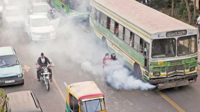 ବାୟୁ ପ୍ରଦୂଷଣକୁ ନିୟନ୍ତ୍ରଣ କରିବା ପାଇଁ ସରକାରଙ୍କ ବଡ ନିଷ୍ପତି ! ରଦ୍ଦ ହେଲା ୪୦ ଲକ୍ଷ ଗାଡିର ପଞ୍ଜିକରଣ ।